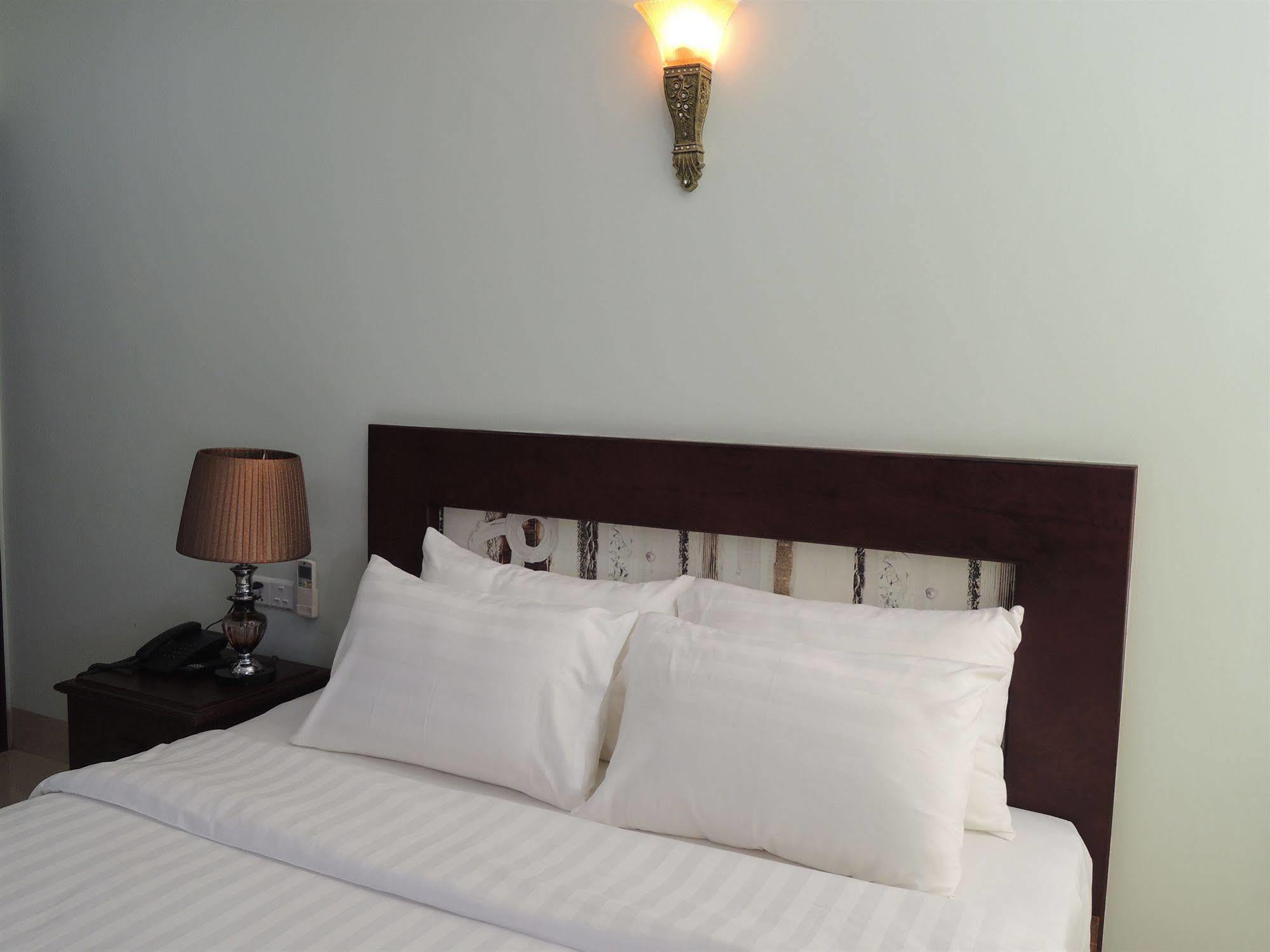 Sen Han Hotel Phnom Penh Eksteriør billede